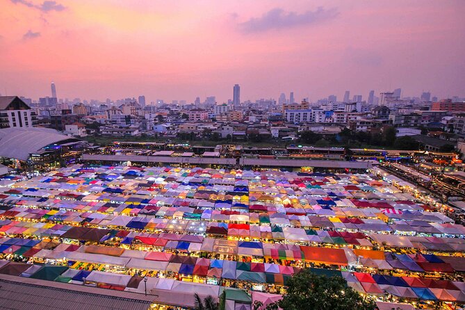 Private Guided Tour to Train Market and Damnoensaduak Floating Market - Price and value: is $125 per person worth it?