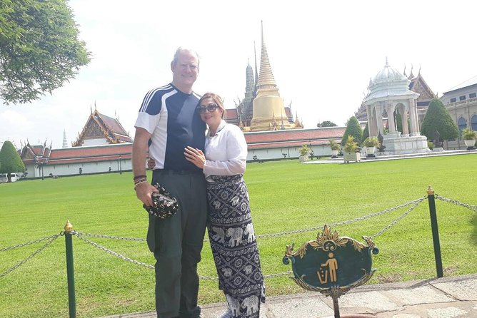 Private Half-Day Bangkok City Tour with The Grand Palace - Wat Pho: the reclining Buddha and a temple complex that deserves focus
