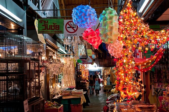 Private Half-Day Bangkok Tour Explore Grand Palace and Wat Pho - Private vehicle, English guide, and why that matters at these sites