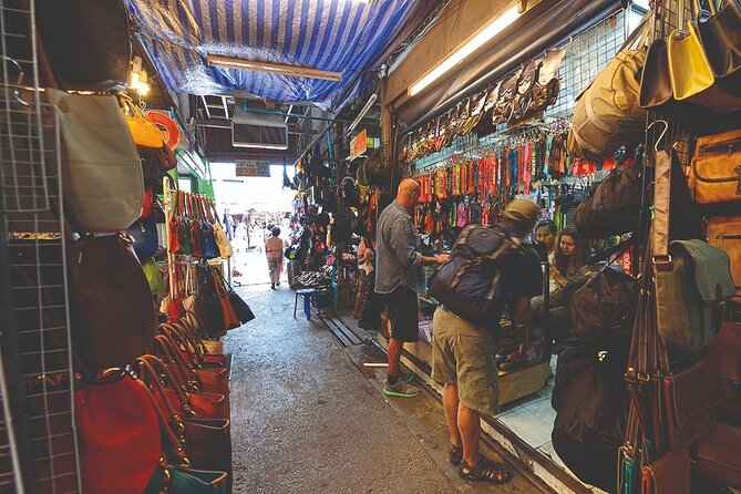Private Half-Day Bangkok Tour Explore Grand Palace and Wat Pho - Wat Pho first: a smart warm-up stop near the Grand Palace