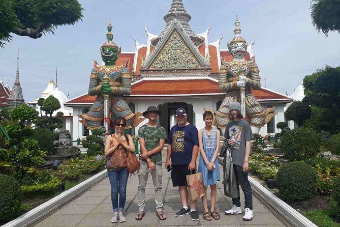 Private Half Day Tour in Bangkok with the Grand Palace - The Amulet Market stop: a practical souvenir break