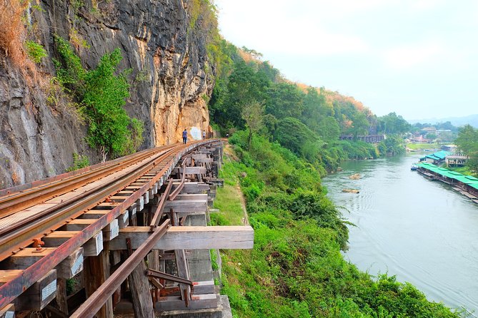 Private Historic River Kwai Death Railway, War Cemetery and Hellfire Pass Tour - Stop 1: Kanchanaburi War Cemetery, where the numbers stay human