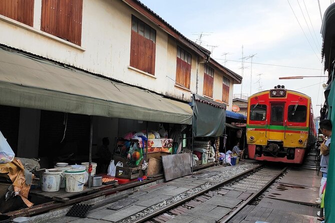 Private Maeklong Railway Market and Amphawa Day Tour from Bangkok - Amphawa Floating Market and the Longtail Boat Food Tour