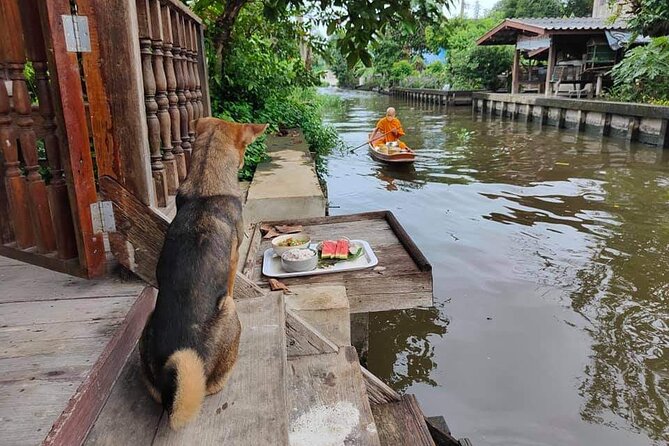Private Mysterious Bangkok & Grand Palace, Tuk Tuk, Boat & Lunch - Wat Phra Chetuphon and the reclining Buddha, plus stupa details in 50 minutes