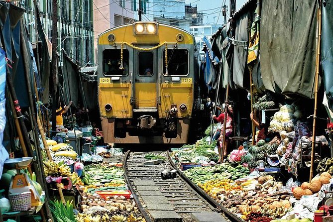 Private Tour: Amphawa Floating Market & Maeklong Railway Market - Mae Klong Railway Market: Hoop Rom Before the Train