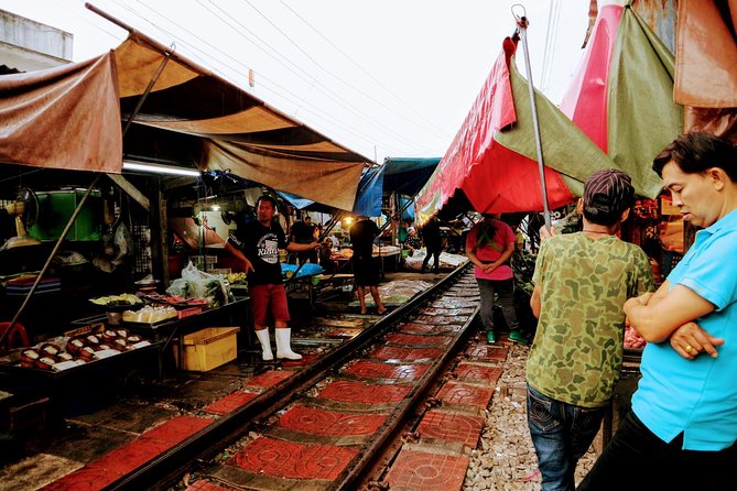 Private Tour: Amphawa Floating Market & Maeklong Railway Market - Timing, Tickets, and Tips So You Do Not Waste Minutes