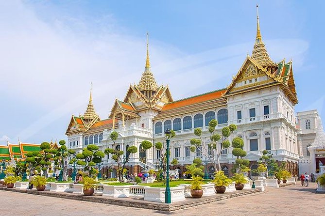 Private Tour: Bangkok's Grand Palace Complex and Wat Phra Kaew - Wat Phra Kaew: Where Bangkok’s Sacred Core Feels Strict and Beautiful