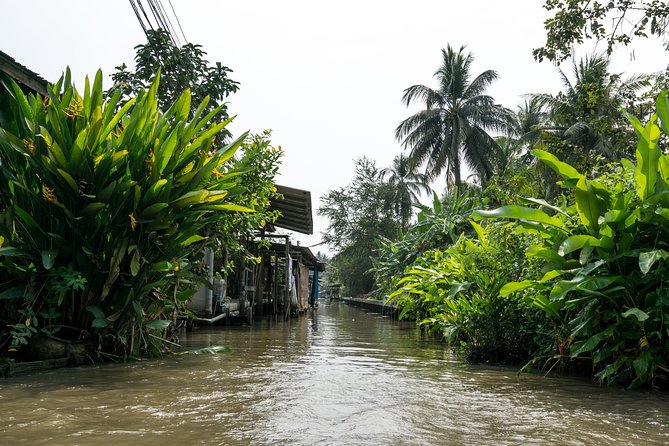 Private Tour: Floating Markets and Suan Sampran Day Trip from Bangkok - Bangkok pickup, 7:10 am start, and the road south