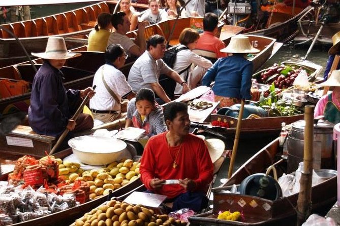 Private Tour: Floating Markets and Suan Sampran Day Trip from Bangkok - Damnoen Saduak floating market by long-tail boat (and what “exploring” really means)