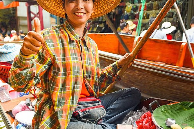 Private Tour: Floating Markets of Damnoen Saduak Cruise Day Trip from Bangkok - Logistics that matter: crowds, photos, and handling the market energy