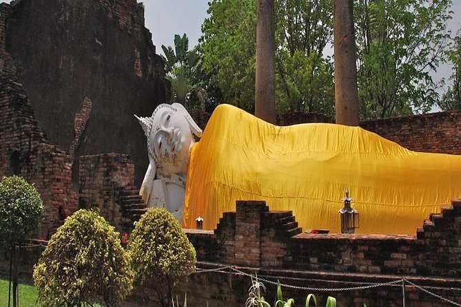 Private Tour: Full-Day Ayutthaya Tour from Bangkok - Phra Mongkhon Bophit: spotting one of Ayutthaya’s most recognized Buddha images