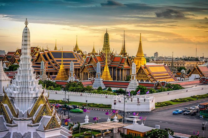 Private Tour: Grand Palace & Emerald Buddha Temple Experience - Pickup, timing, and the private pace you actually feel