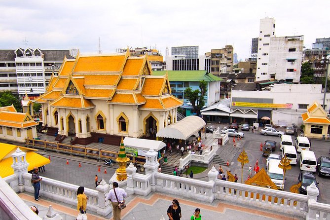 Private Tour: Highlights of Bangkok in Half a Day - Private vehicle comfort and live guide commentary: why it feels smoother