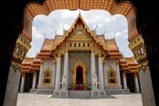 Private Tour of Bangkok's Temples Including Reclining Buddha (Wat Pho) - English guide and photo help: what the best days feel like