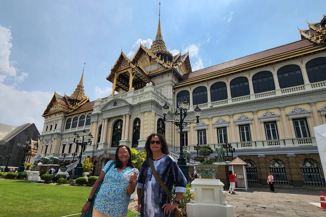 Private Tour: Temples Tour of Bangkok - Crossing into old Bangkok, plus a Flower Market pit stop
