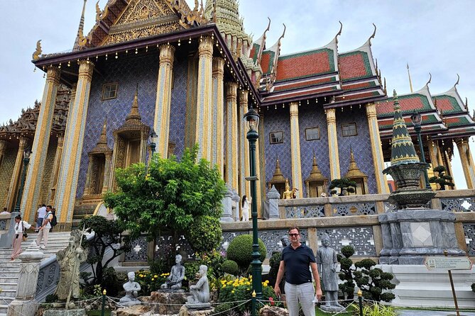 Private Tour: Temples Tour of Bangkok - Wat Pho, the reclining Buddha plus the learning temple vibe