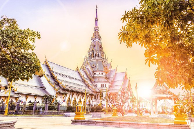Private Tour: The Dragon River & Land of Sacred Deities Chachoengsao - Wat Pak Nam Jolo: the gold-color temple with a King Taksin connection