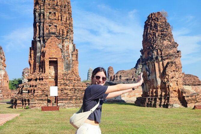 Private Tour to Ayutthaya, World Heritage Site with Boat Tour - Heritage boat tour around Ayutthaya Island: views plus the fish-feeding moment