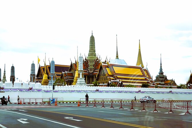 Private Tour to Grand Palace, Pho Temple and Arun Temple - Guide and transport: where the private tour really earns its value