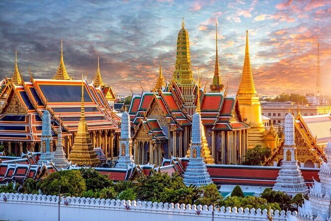 Private Tour to Maeklong Train Market and Floating Market - Should you book this private markets tour?