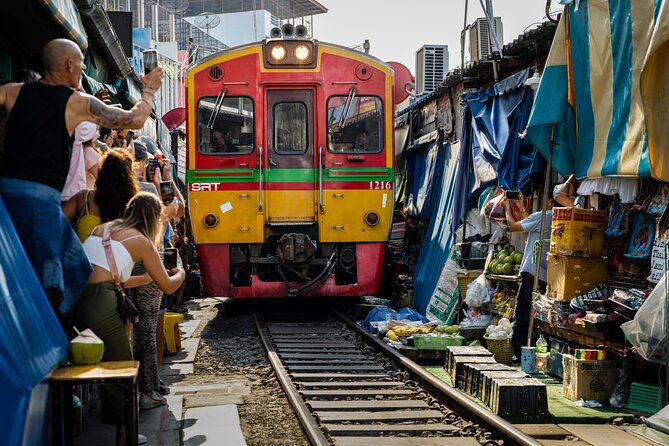 Private Tour to Railway Market and Damnoen Saduak Floating Market - Damnoen Saduak Floating Market: Longtail Boat, Canal Life, Photo Stops