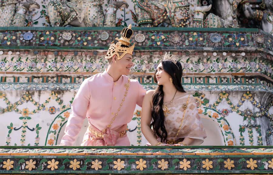 Professional Thai Costume Photography at Wat Arun, Bangkok - Wat Pho photo stop: why a second temple makes your set more interesting