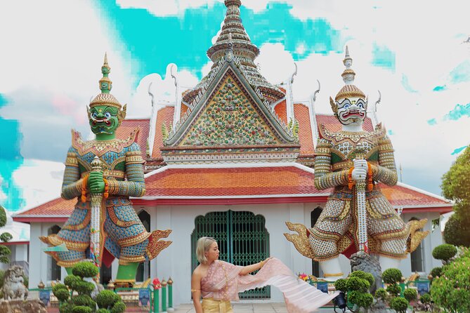 Proposals in Thai Costume with Photoshoot - Wat Ratchaburana Ratchaworawihan: short merit-making, calm photos