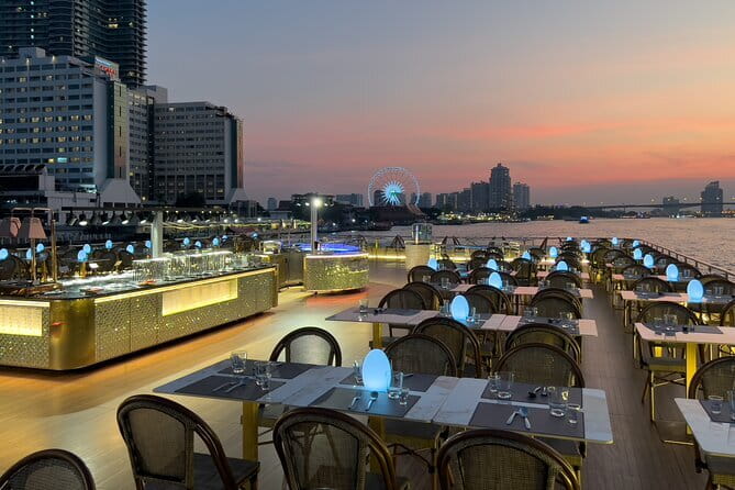 Romantic Sunset The Planet Cruise with Bangkok Night Views - The all-you-can-eat seafood buffet, what’s actually on the menu
