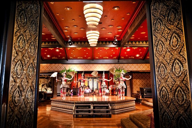 Sala Rim Naam Dinner and Show at Mandarin Oriental in Bangkok - Drinks, service style, and the one big value question