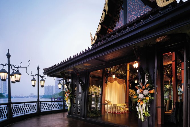 Shangri-La Hotel's Salathip Thai Restaurant Experience - Price and Value: Is $100.11 Worth It?