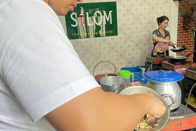 Silom Thai Cooking Experience with Market Visit - Price and Logistics Around Silom: What Your $59.99 Covers