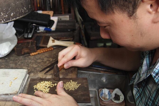 Small-Group: Unseen Bangkok's Chinatown Walking Tour - The former red-light district stop: how to handle it on the day