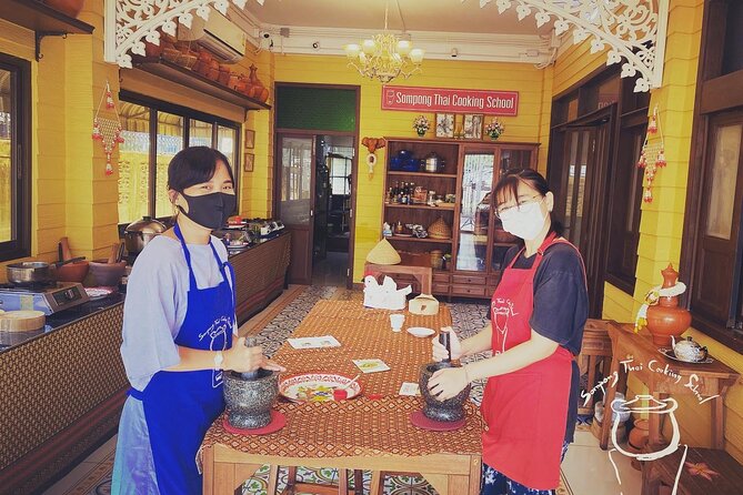 Sompong Thai Cooking School in Bangkok - Getting There Near Si Lom: Meeting Point and Practical Tips