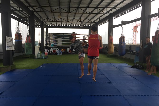 Thai Boxing Lesson, family and Kids Friendly - Family and kid friendly, with real partner options