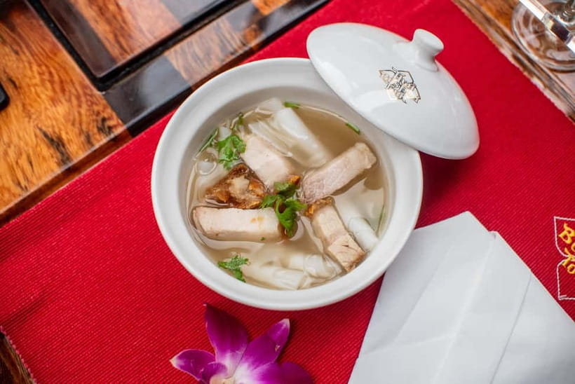 Thai Bus Food Tour Experience in Bangkok - Chinatown, Museums, and Monuments, Without the Stress