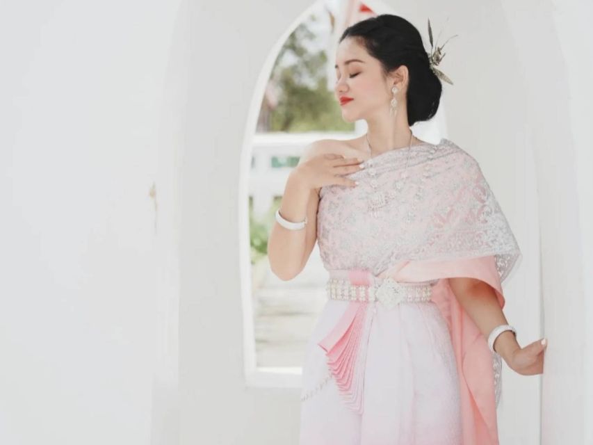 Thai Costume Rental - ThaiGlam studio by Wat Arun: the shortcut to temple-day style