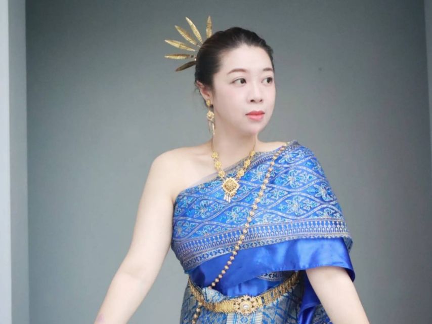 Thai Costume Rental - Your day in practice: pick it up, wear it, and use it your way