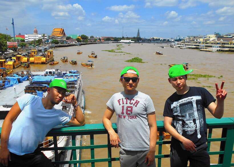 Thai culture and Bangkok local life guided bike tour - Chinatown market time, plus a break that keeps you sane
