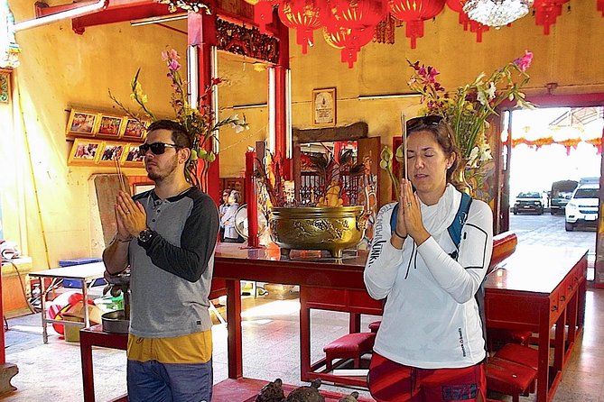 Thai Culture and Local Life 4- Hour Bangkok Bike Tour - Wat Kalayanamit Varamahavihara: The Big Seated Buddha Moment