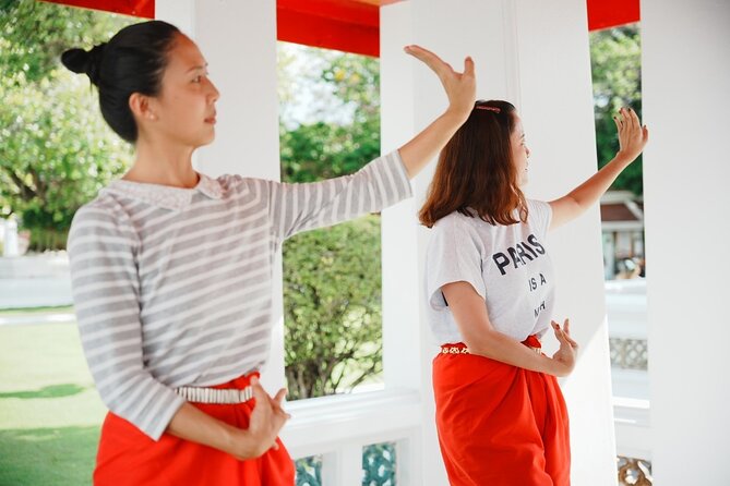 Thai Dance Class at Wat Arun - Three songs, three styles: the fun part you’ll feel right away