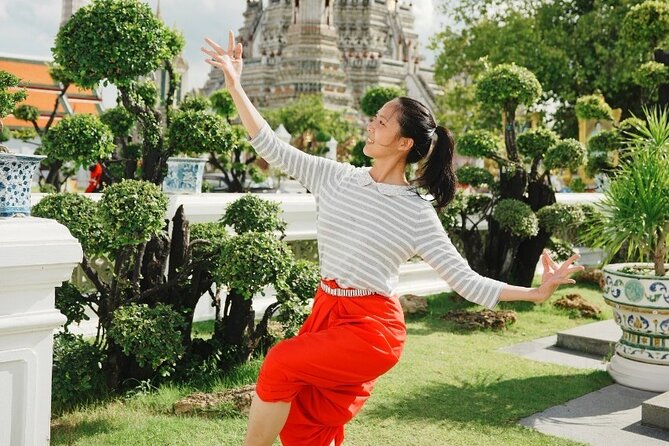 Thai Dance Class at Wat Arun - Getting dressed like a performer: outfit, jewelry, and nail extensions