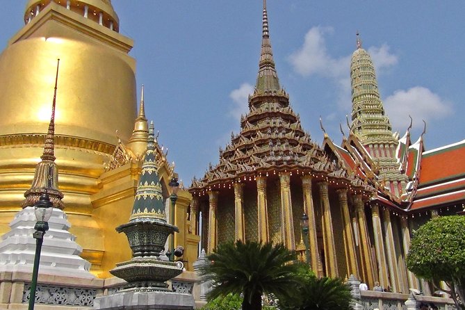 Thai Tour Guide : PRIVATE Highlight of Bangkok + Canal Tour + Simple Thai Lunch - Grand Palace: Where Architecture, Rules, and Timing Matter