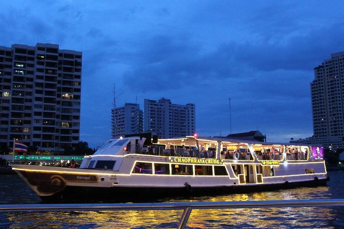 The Chaophraya Cruise : LUXURY 5 STAR Dinner Cruise Program - Buffet dinner on the river: what to expect and how to stay happy