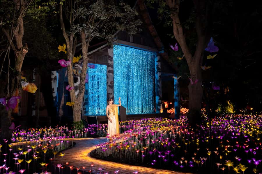 The Lens: Once-a-Year Moment at Na Satta Park Light Festival - The Secret Cafe and street food stop: a small bonus with big payoff