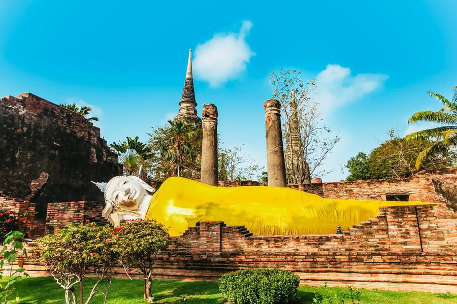 The Old Siam: Ayutthaya Temples Small Group Tour with Lunch - Why Ayutthaya Feels Like a Different World Than Bangkok