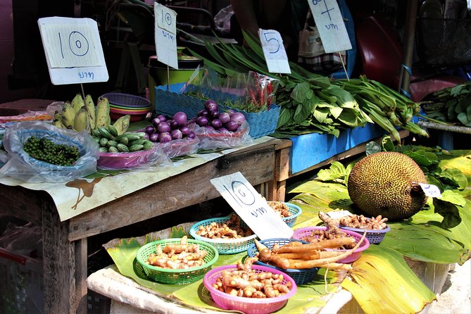 The Original Bicycle Tour in the Green Jungle of Bangkok - How the Guides Make Bang Kachao Click