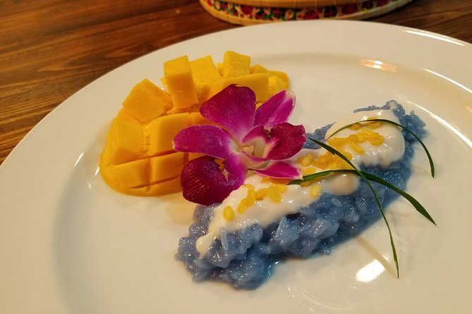 Tingly Thai Cooking School Evening Class - The 3-hour flow: prep tables, cooking stations, then dinner