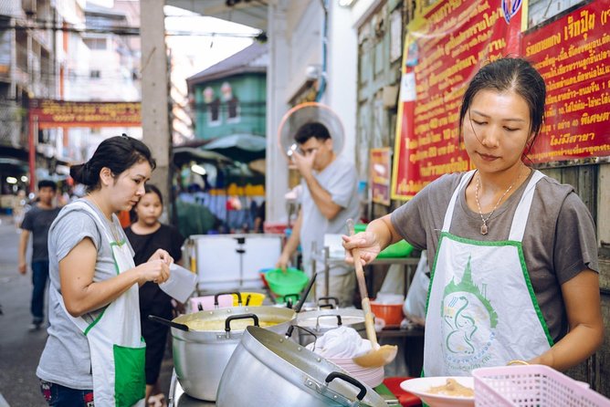 Top Highlight Bangkok Sights. Walking tour with Fun Local Guide! - Timing, walking comfort, and what to bring