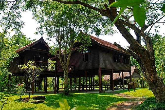 Train Market, Floating Market & Nakhon Pathom Tour from Bangkok - Price and value: is $160.39 per person fair?