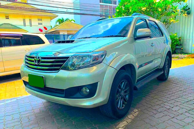 Try find your better than us ! Airport transfer service in Bangkok HTL- APT(BKK) - Your Best Move at the Airport: Clarity, Contact, and Patience